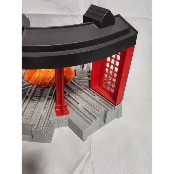 Fisher-Price GeoTrax Station – Vintage Toy Train Set Accessory - Picture 10 of 12